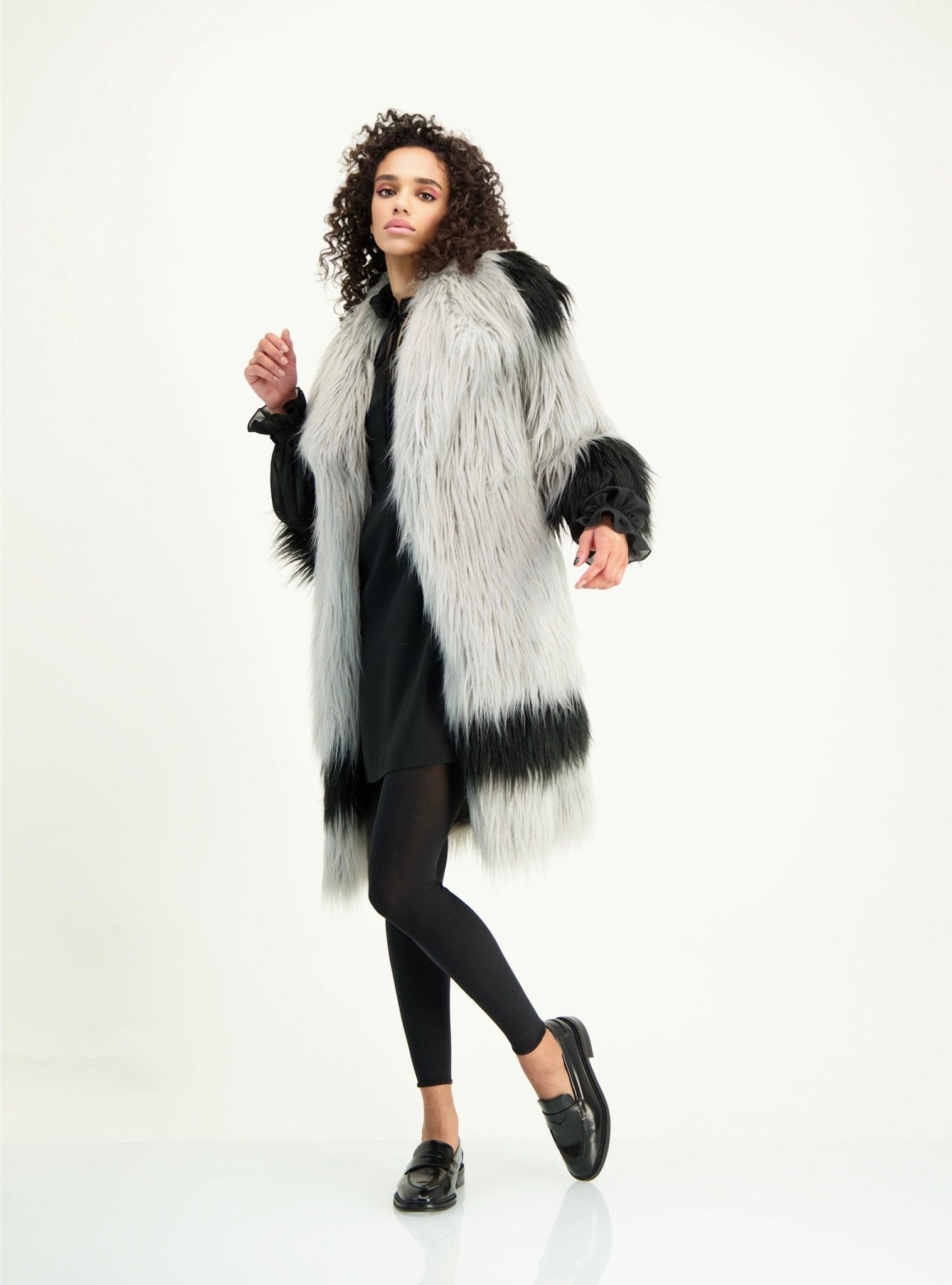 DELPHI - Medium Length Faux Fur Coat - Thang de Hoo