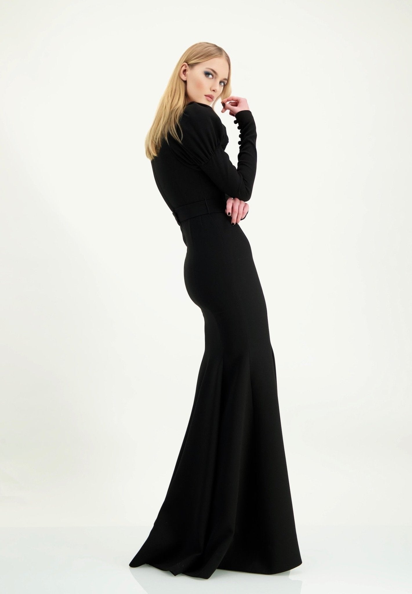 ROBBIE - Evening Gown with Puff Sleeves - Thang de Hoo
